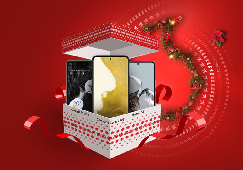 gift box with Google Pixel 7, Samsung Galaxy S22 and Xiaomi 12 T