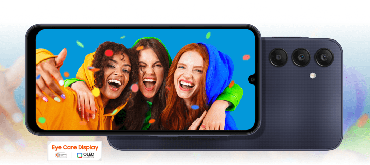 Picture of three girls clicking a selfie is displayed on a phone.