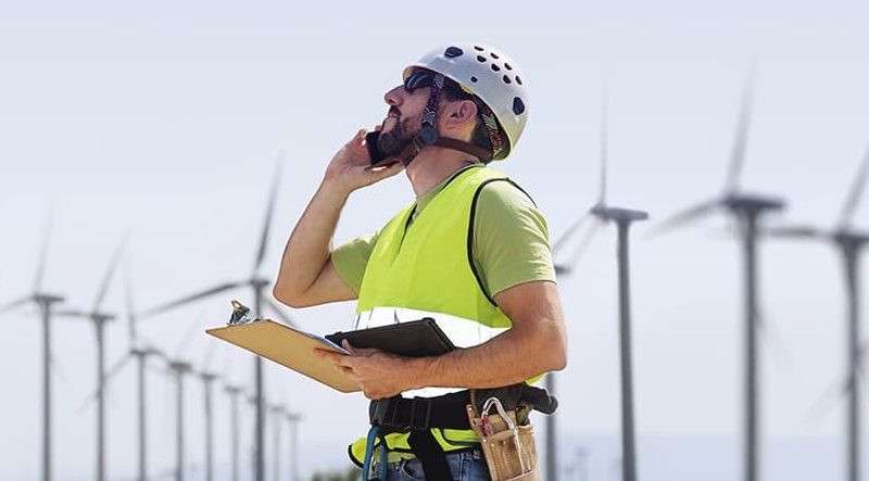 Installation delays Engineer looking at mast